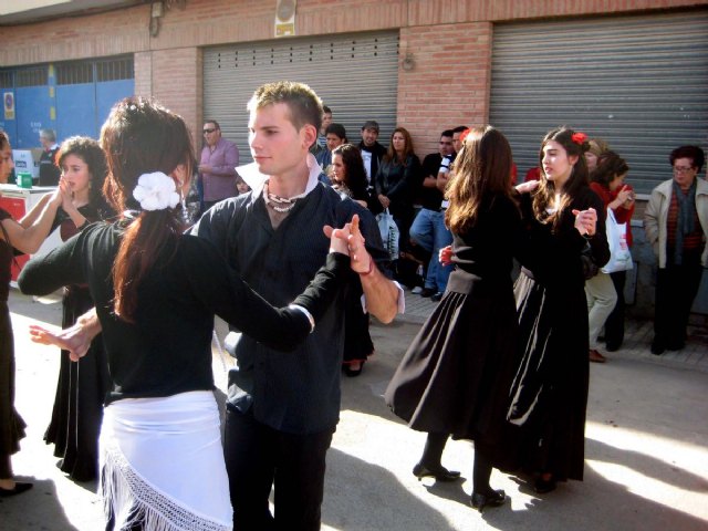 Colegas se pone a bailar en la calle - 2, Foto 2