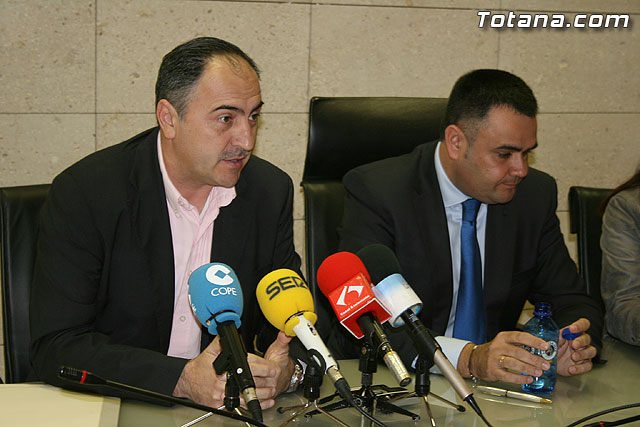 El ayuntamiento invirti ms de 12 millones de euros en obra pblica durante el 2009 - 6