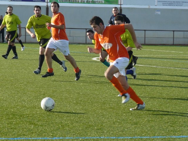 La “Peña Madridista La Décima” se alza con el primer puesto de la liga de fútbol aficionado “Juega Limpio”, Foto 1