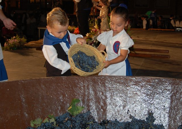 Abierto el plazo para la elección de Vendimiadores Mayores e Infantiles de la XXXIX Fiesta de la Vendimia - 1, Foto 1