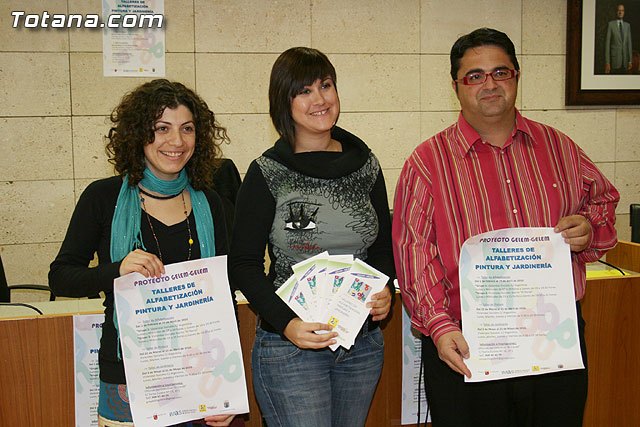 El Candil presenta el proyecto Gelem-Gelem: actuaciones comunitarias en viviendas sociales, Foto 1