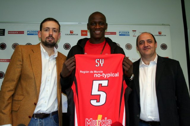 Amara Sy: “Pienso que con los refuerzos, el CB Murcia mejorará” - 1, Foto 1