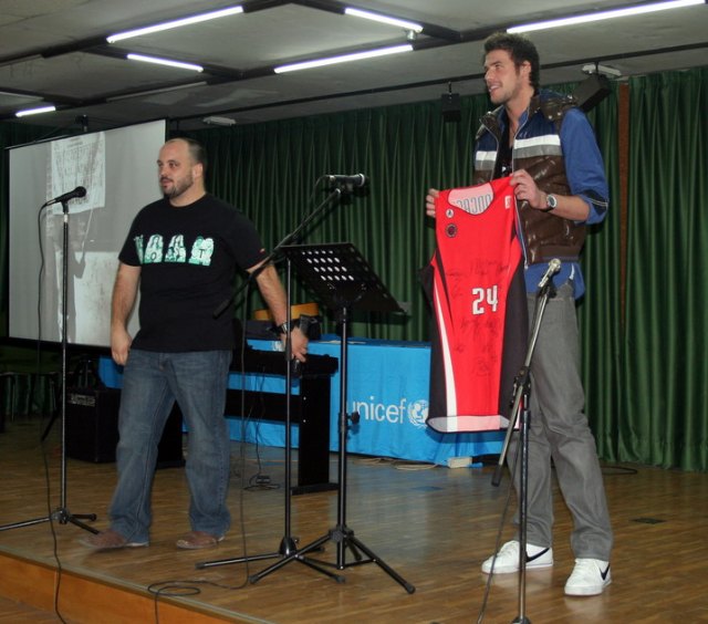 El CB Murcia, solidario con Haití - 1, Foto 1