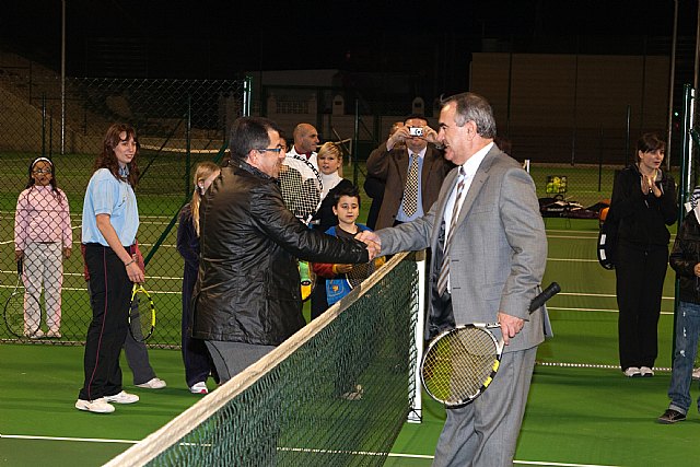 El delegado del Gobierno y el alcalde de Mazarrón inauguran las nuevas instalaciones en el Polideportivo del Puerto de Mazarrón, Foto 1