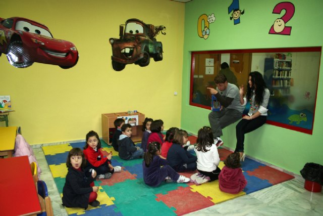 Se inaugura la sección infantil de la Biblioteca Municipal - 1, Foto 1