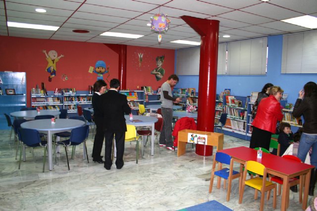 Se inaugura la sección infantil de la Biblioteca Municipal - 4, Foto 4
