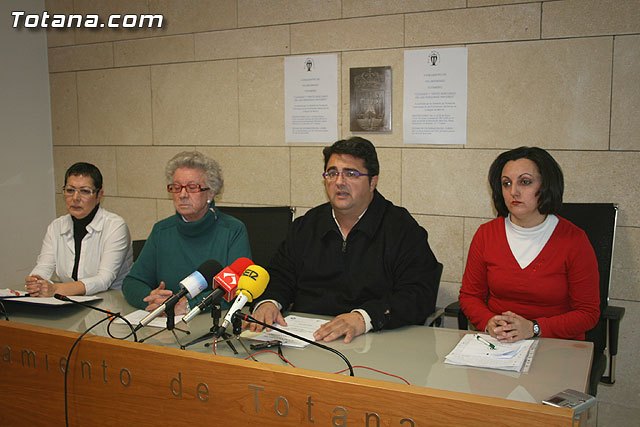 Una treintena de alumnos participarán en el curso “Cuidados y trato adecuado en las personas mayores”, Foto 1