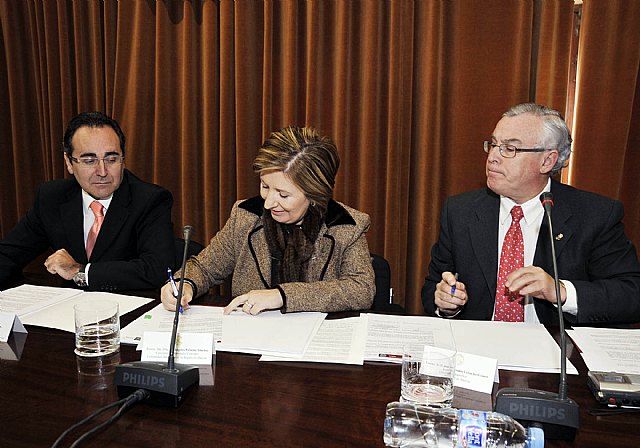 La Universidad de Murcia firma con el SMS el convenio que regula las prácticas de los alumnos en los hospitales - 1, Foto 1