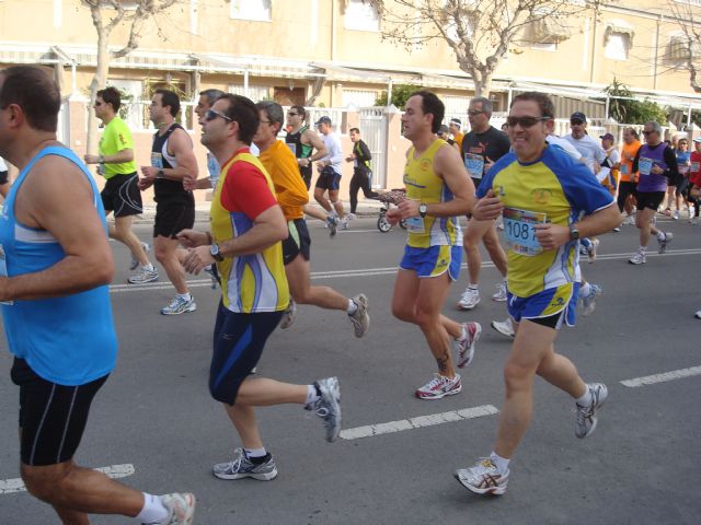 Atletas del Club Atletismo Totana participaron en la Media Maratn Internacional “Villa de Santa Pola” - 1