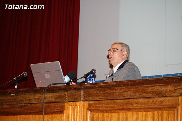 La concejal de Sanidad inaugura el ciclo de conferencias de la I semana de alimentación saludable, Foto 5