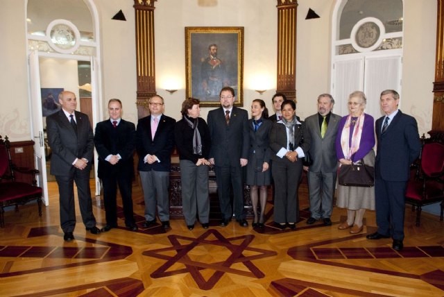 La crisis económica apenas afecta al flujo de inmigrantes en la Región - 1, Foto 1