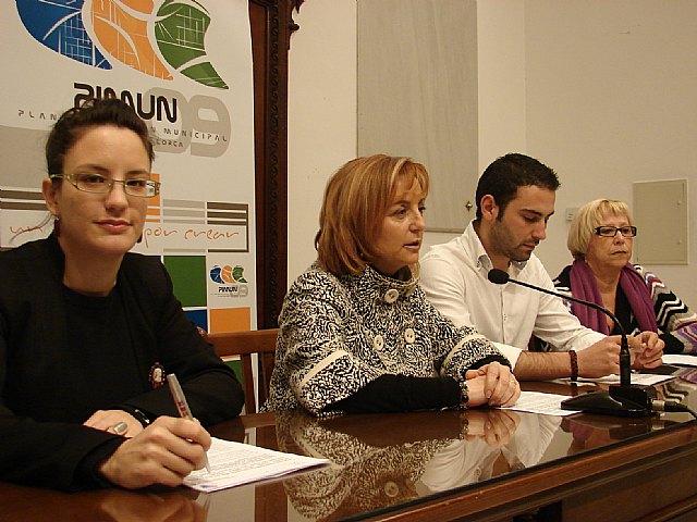 24 jóvenes desempleados de los barrios altos de Lorca recibirán formación  becada sobre hábitos laborales, pintura y mantenimiento urbano - 1, Foto 1