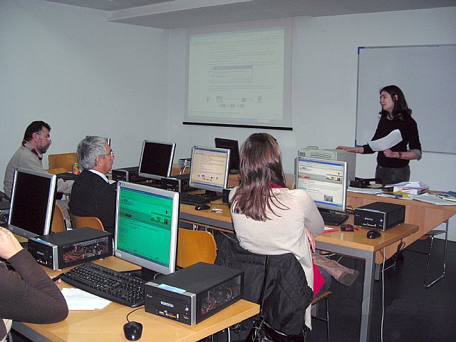 Biblioteca, punto de empleo - 1, Foto 1