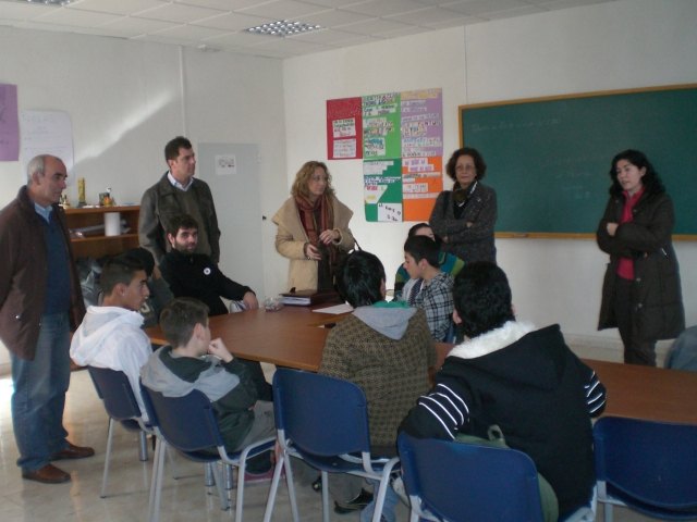 La concejal de Educación y el Servicio de Atención a la Diversidad de Murcia visitan el Aula Ocupacional - 1, Foto 1