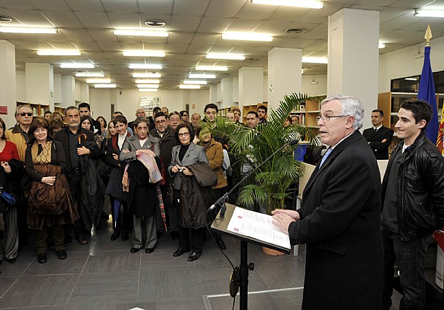 La Universidad de Murcia ofreció  un homenaje al fallecido profesor José  Perona con una sala que lleva su nombre - 3, Foto 3