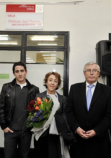 La Universidad de Murcia ofreció  un homenaje al fallecido profesor José  Perona con una sala que lleva su nombre - 4, Foto 4