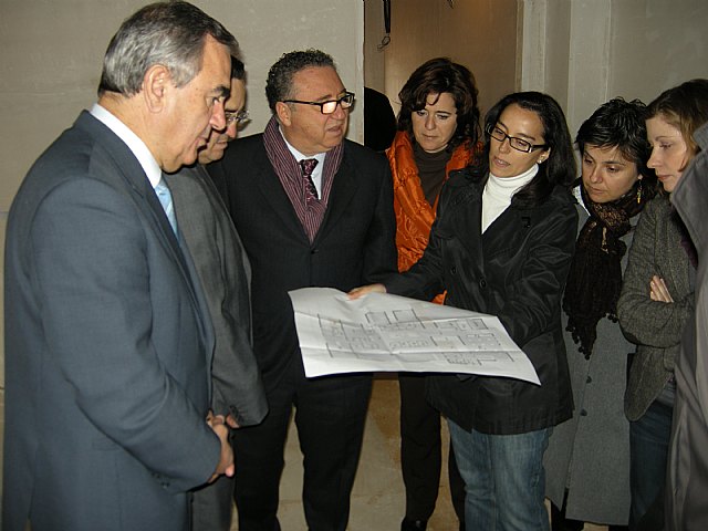 El delegado del Gobierno visita las obras del Centro de Día para personas mayores en La Molineta - 2, Foto 2