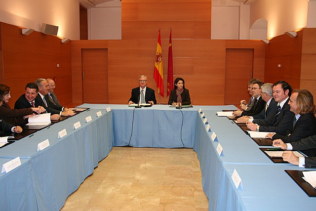 El Gobierno regional pone 100 millones de euros al alcance de empresas y autónomos a través de 12 entidades financieras - 1, Foto 1