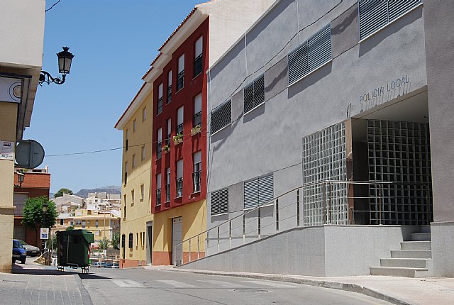 La Policía Local detiene a tres personas que habían sustraído material de una empresa que después fue vendido por cocaína a un traficante, Foto 1