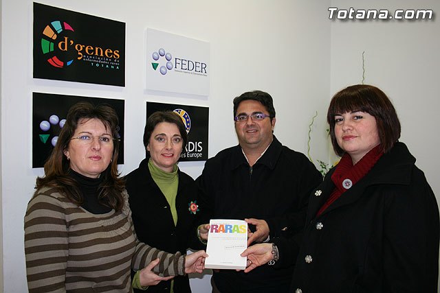 El local social de la Asociación de Enfermedades Raras de la Región de Murcia D’Genes ha acogido la presentación del libro Manual de Humanidad - 1, Foto 1