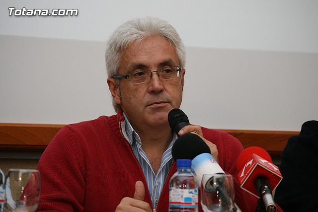 Ms de una treintena de alumnos participan en el curso “Cuidados y trato adecuado en las personas mayores”, que fue inaugurado ayer - 7