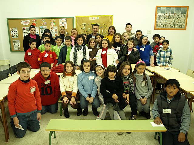 Alumnos del colegio Diego Martínez Rico de Ceutí  convocan al alcalde a una rueda de prensa - 3, Foto 3