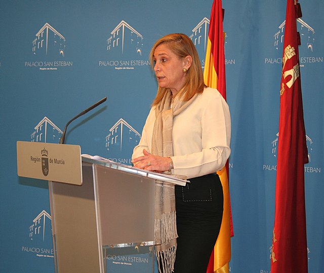 La portavoz del Ejecutivo regional, María Pedro Reverte, en la rueda de prensa para informar de los asuntos acordados por el Consejo de Gobierno., Foto 1