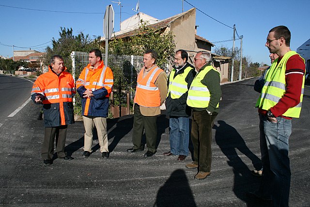 Obras Públicas mejora la seguridad de la carretera que une Ronda Sur con la estación de Alquerías - 1, Foto 1