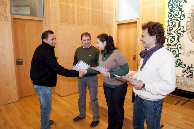 Los alumnos de los Talleres de Carpintería e Instalaciones de la ADLE reciben sus diplomas - 4, Foto 4