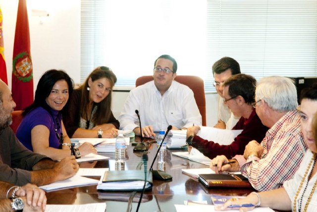 La Mesa de Negociación acuerda fraccionar en dos ejercicios el incremento salarial de 2010 - 1, Foto 1