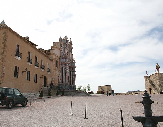 La Comunidad mejora la accesibilidad al recinto amurallado del Real Alcázar Santuario de Caravaca de la Cruz - 1, Foto 1