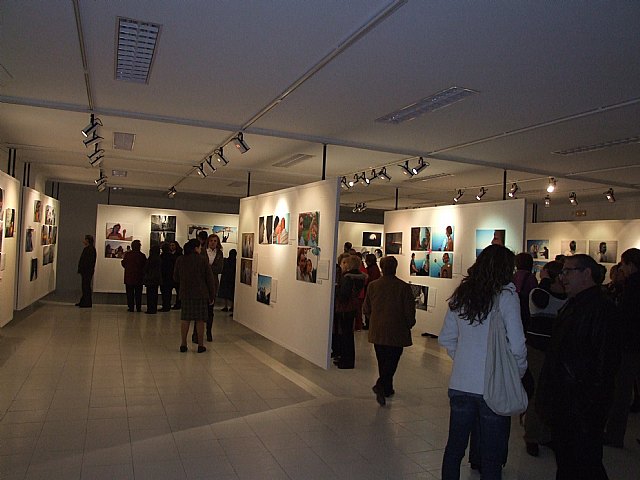 La Asociación Contra el Cáncer de Blanca inaugura la exposición fotográfica “Emociones” - 2, Foto 2