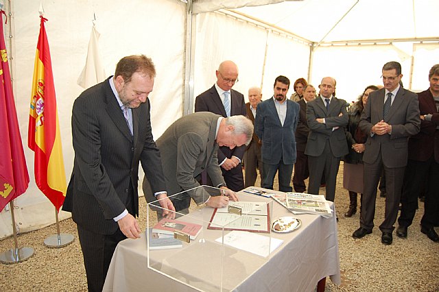 Valcárcel coloca la primera piedra del nuevo instituto de Las Torres de Cotillas - 2, Foto 2