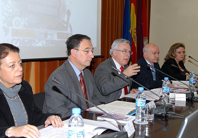 La Universidad de Murcia elabora una guía para los alumnos con necesidades especiales - 3, Foto 3