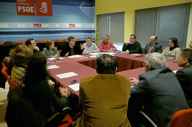 Saura: “Por dar una bofetada a ZP, Valcárcel discrimina a los niños y niñas de la Región y a sus familias” - 1, Foto 1