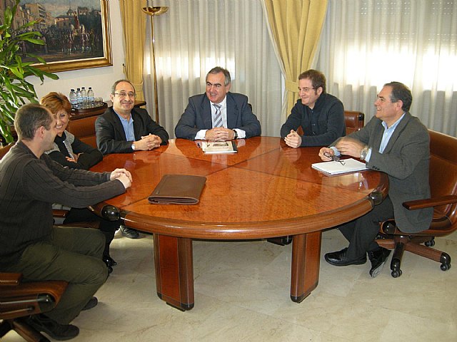 González Tovar se reúne con los responsables del proyecto de conservación del caballito de mar - 2, Foto 2