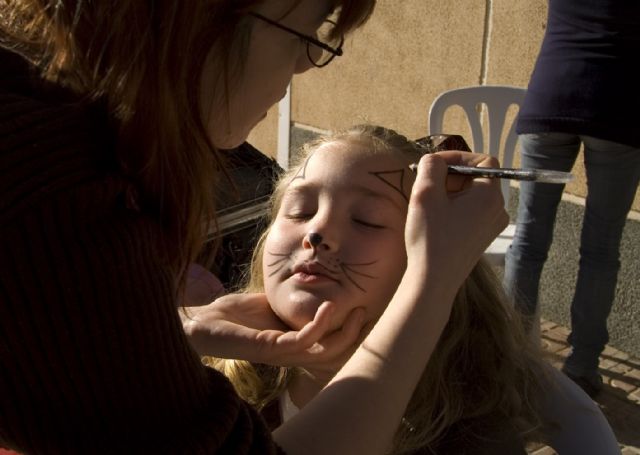 Ms de doscientas personas acudieron ayer a la convocatoria de AVA, que don ocho bizcochos al Centro Ocupacional Urci - 4