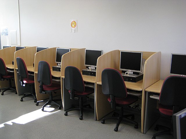 El Aula de Libre Acceso del Centro de Desarrollo Local renueva sus equipos, Foto 3