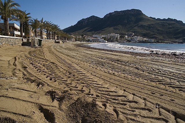 Ava pide a Costas que paralice el vertido de tierra y piedras en la Playa de Calabardina - 1, Foto 1
