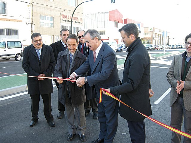 El delegado del Gobierno y el alcalde de Yecla inauguran diversas obras del Plan E en la localidad - 1, Foto 1