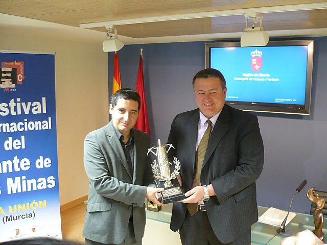 S.M. El Rey Juan Carlos I premiado en la convocatoria cultural del Festival Internacional del Cante de las Minas - 1, Foto 1