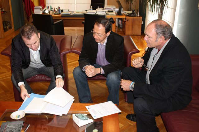 Los ciudadanos de La Habana disfrutan en sus jardines de parques biosaludables cedidos por el Ayuntamiento de Murcia - 1, Foto 1