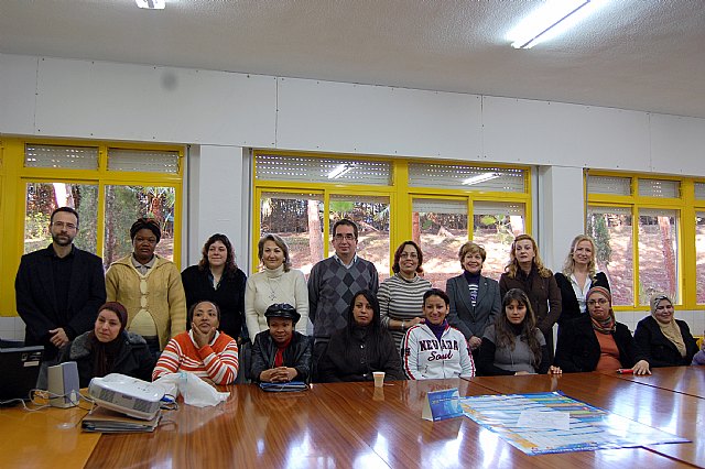 El Ayuntamiento de Alguazas colabora en un proyecto para favorecer la integración de las mujeres inmigrantes - 2, Foto 2