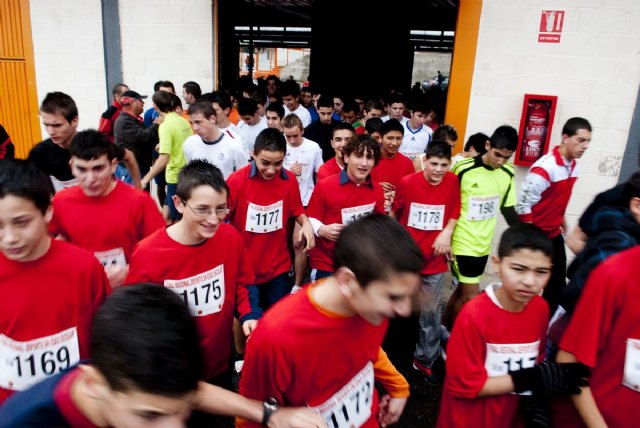 La lluvia no impide a más de 1.000 escolares participar en la Final Regional de Cross - 2, Foto 2