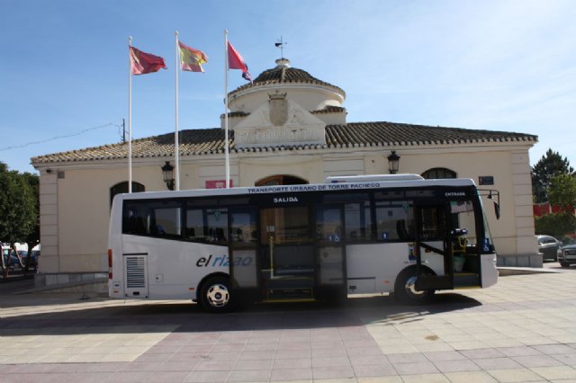 Se presenta un nuevo autobús  que recorrerá las calles de Torre-Pacheco - 1, Foto 1