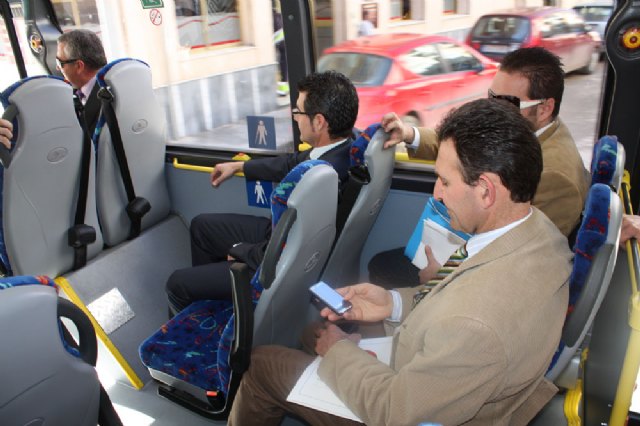 Se presenta un nuevo autobús  que recorrerá las calles de Torre-Pacheco - 2, Foto 2