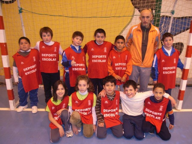 La concejalía de Deportes organiza una jornada de baloncesto benjamín enmarcada en los juegos escolares del programa de Deporte Escolar, Foto 1