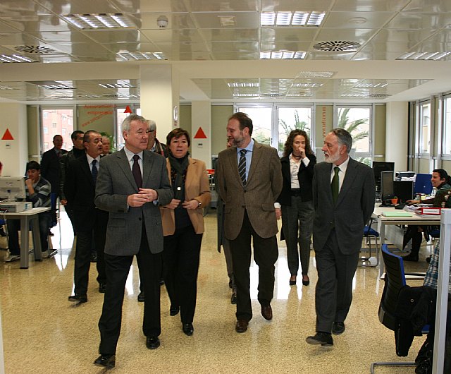 La Comunidad abre en Cartagena una oficina del SEF con una ‘Zona de autoservicio’ que permitirá agilizar la búsqueda de empleo - 2, Foto 2