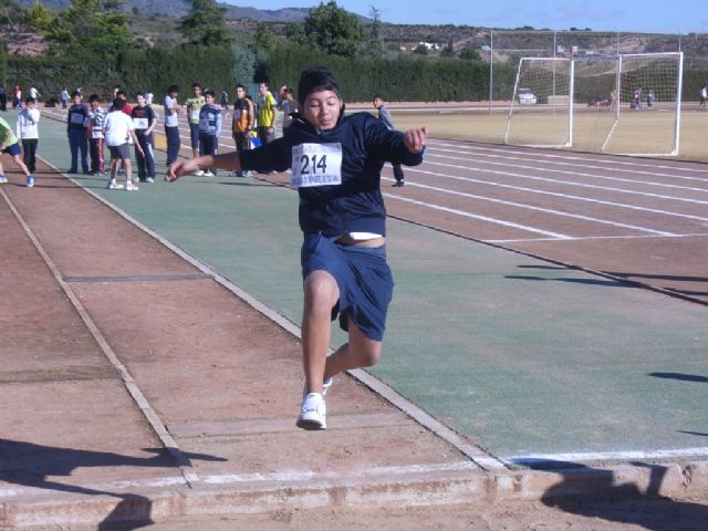 Ms de 120 escolares de los diferentes centros de enseñanza de la localidad participaron en la jornada de atletismo de Deporte Escolar - 3