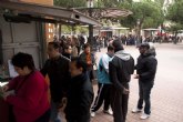 Largas colas para conseguir entradas al Concurso de Chirigotas